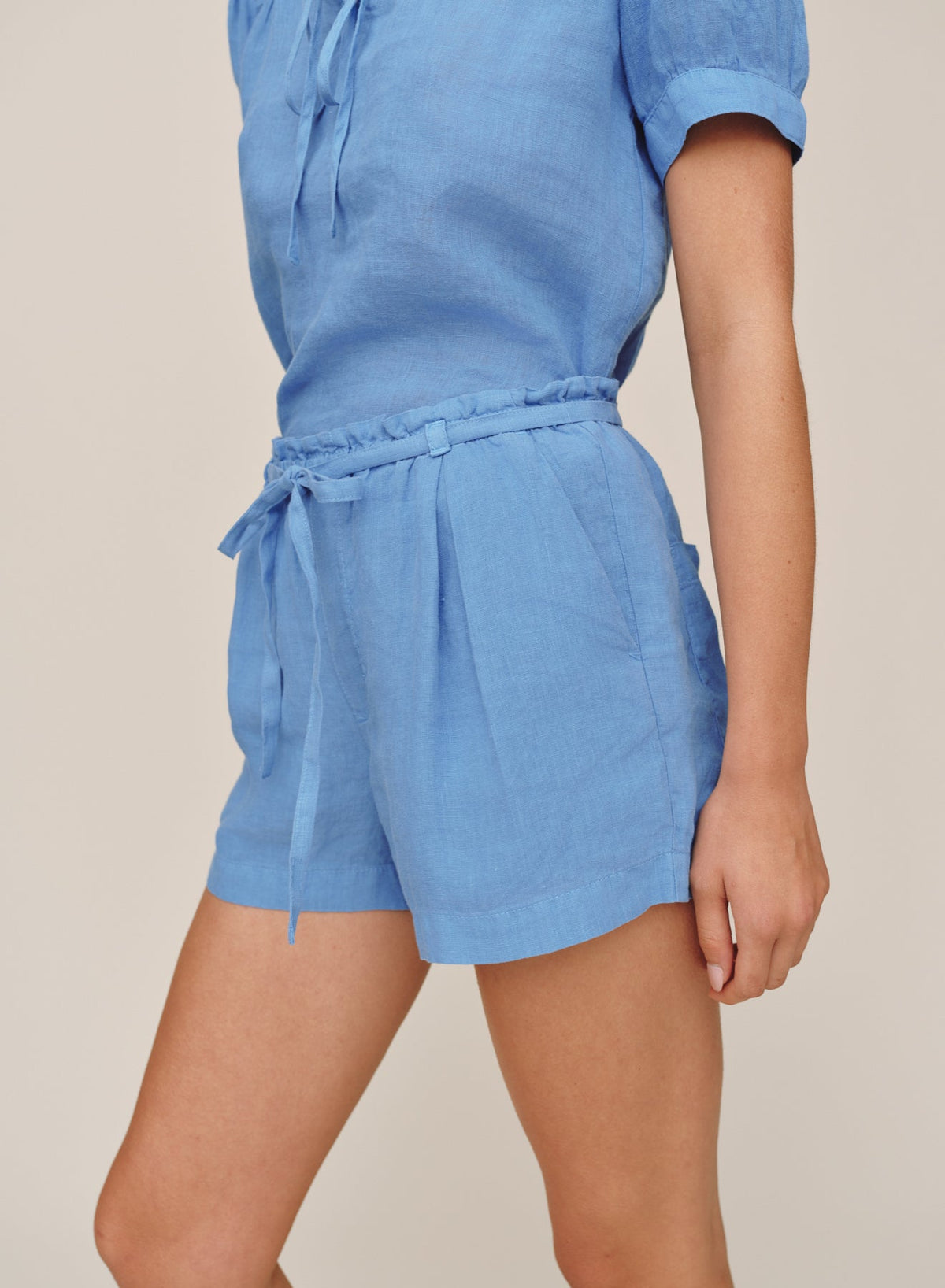 DOUBLE PLEAT TIE SHORT