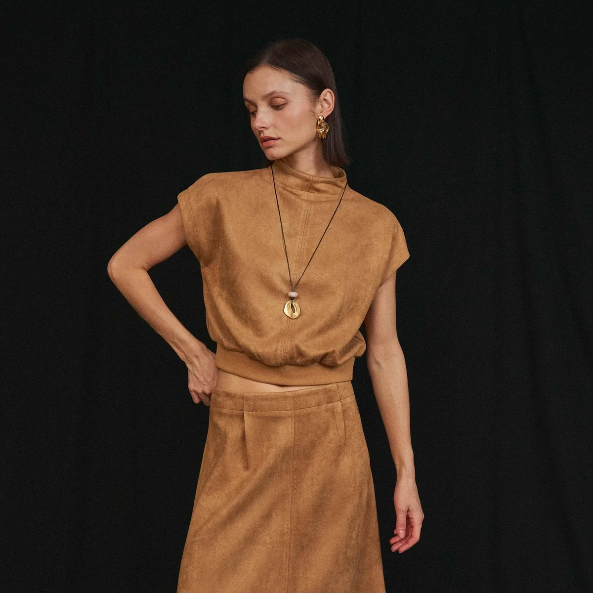 MOCK NECK STRETCH SUEDE TOP & SKIRT SET