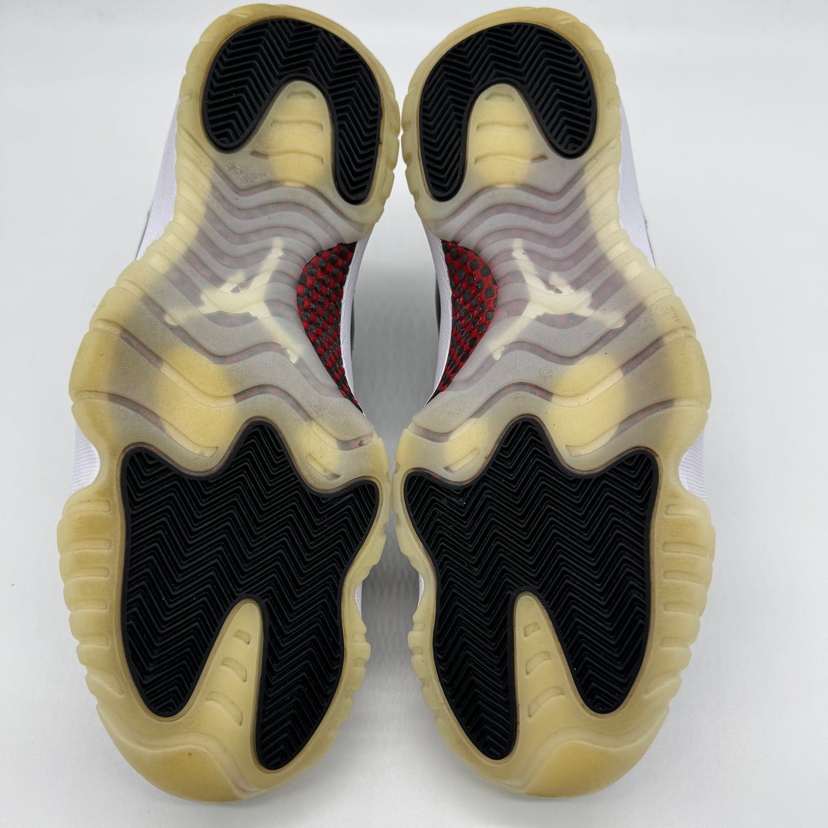 Jordan 11 Low 72-10