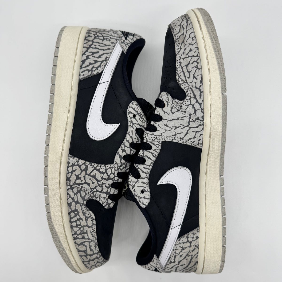 Jordan 1 Low OG Black Cement