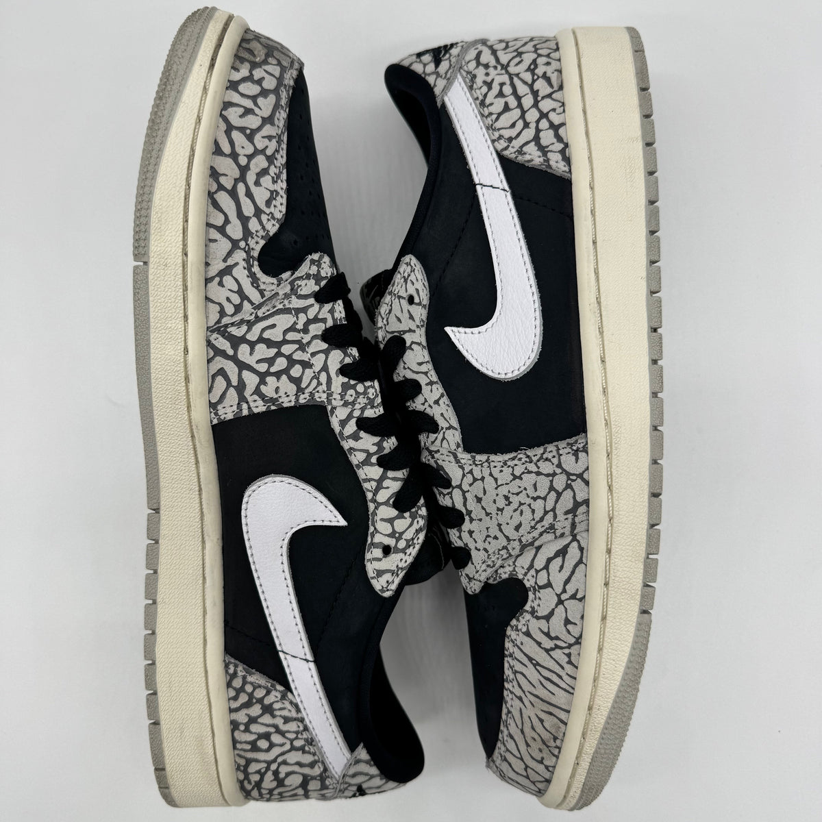 Jordan 1 Low OG Black Cement