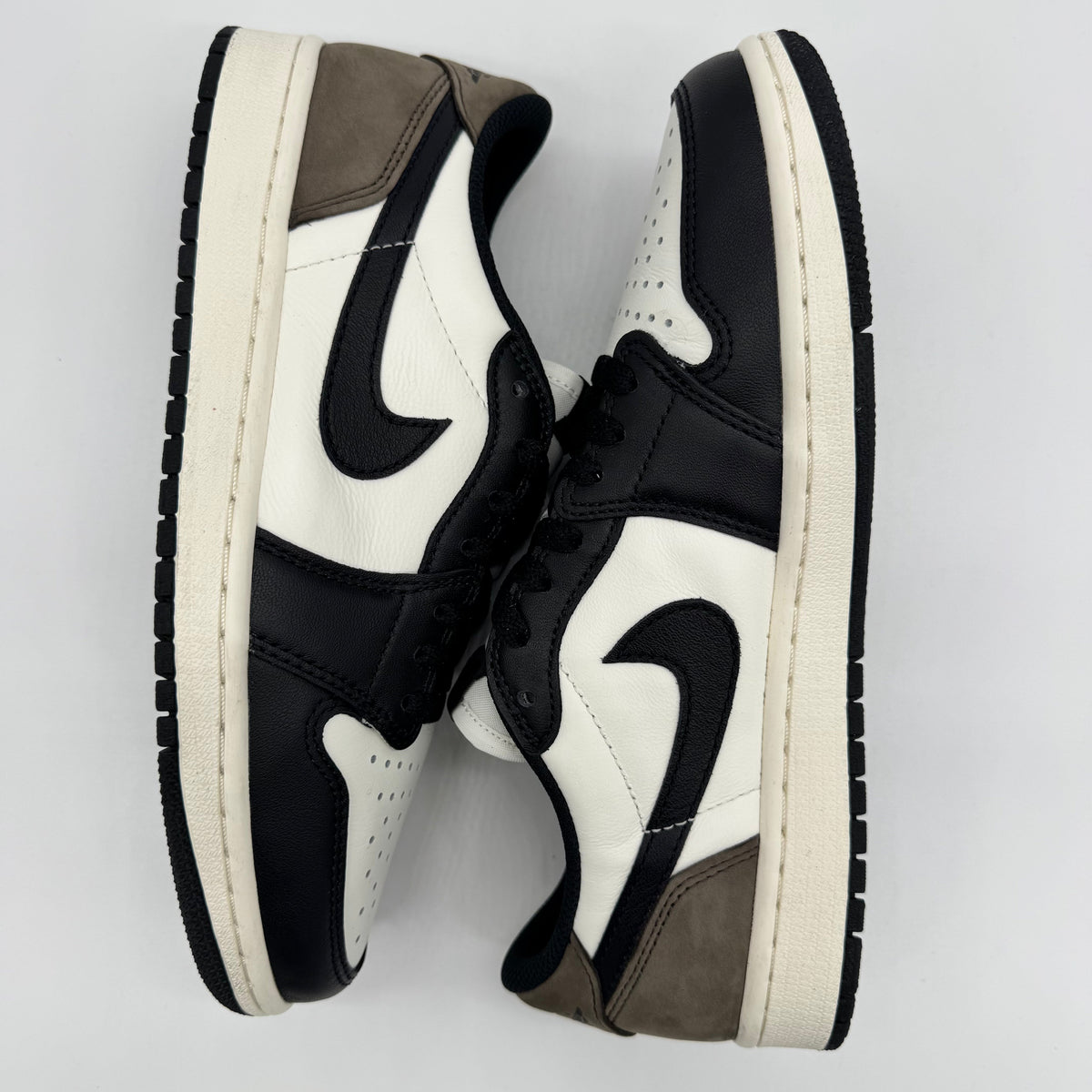 Jordan 1 Low OG Mocha