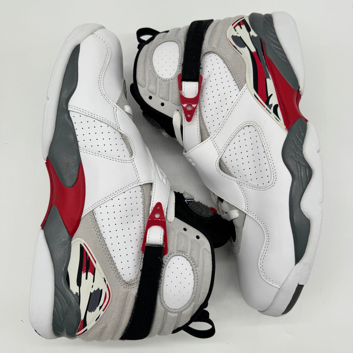 Jordan 8 Bugs Bunny (2013)