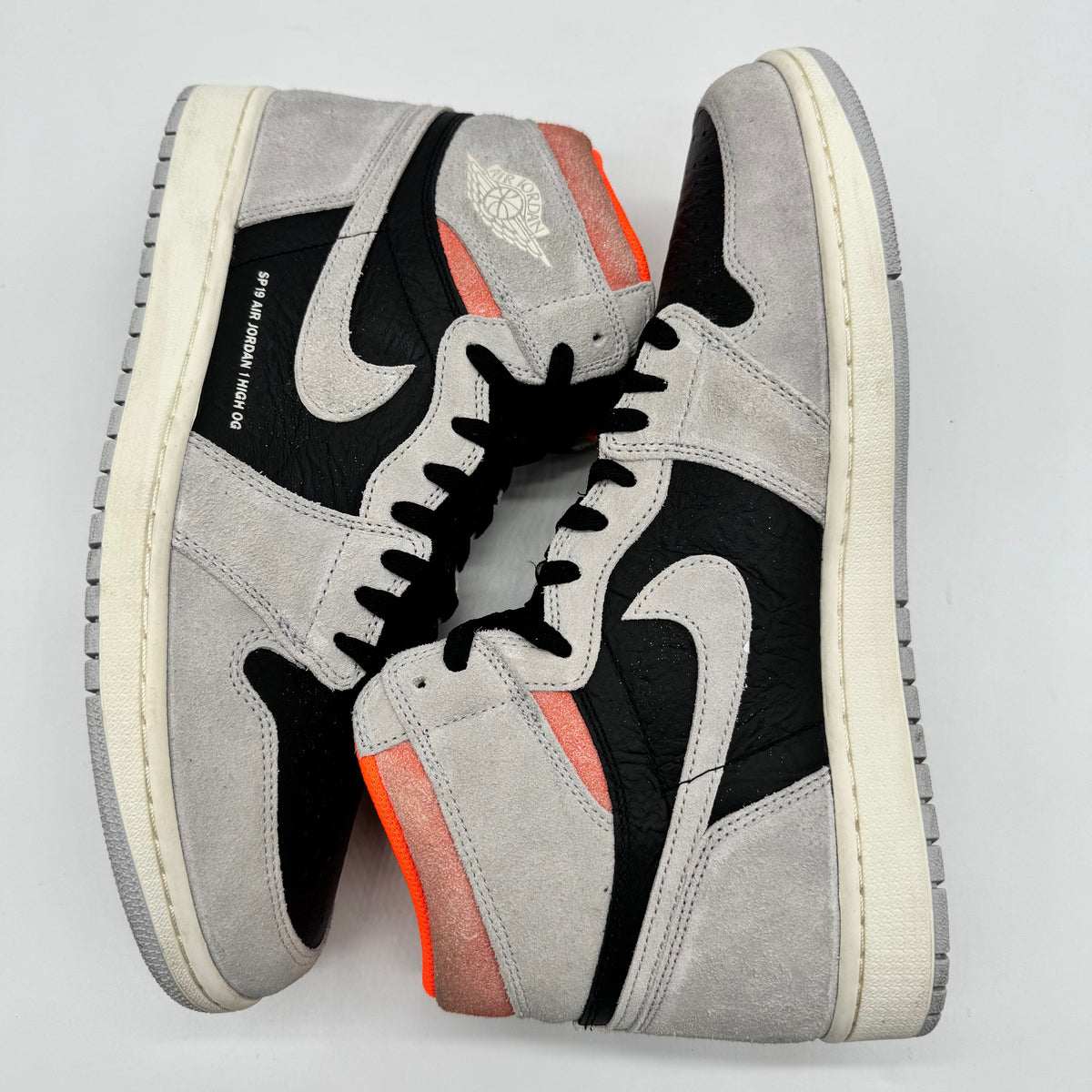 Jordan 1 High Neutral Grey Hyper Crimson