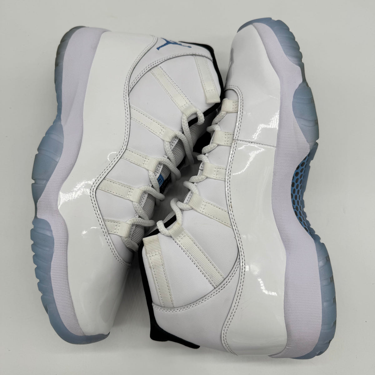 Jordan 11 Legend Blue (2024)