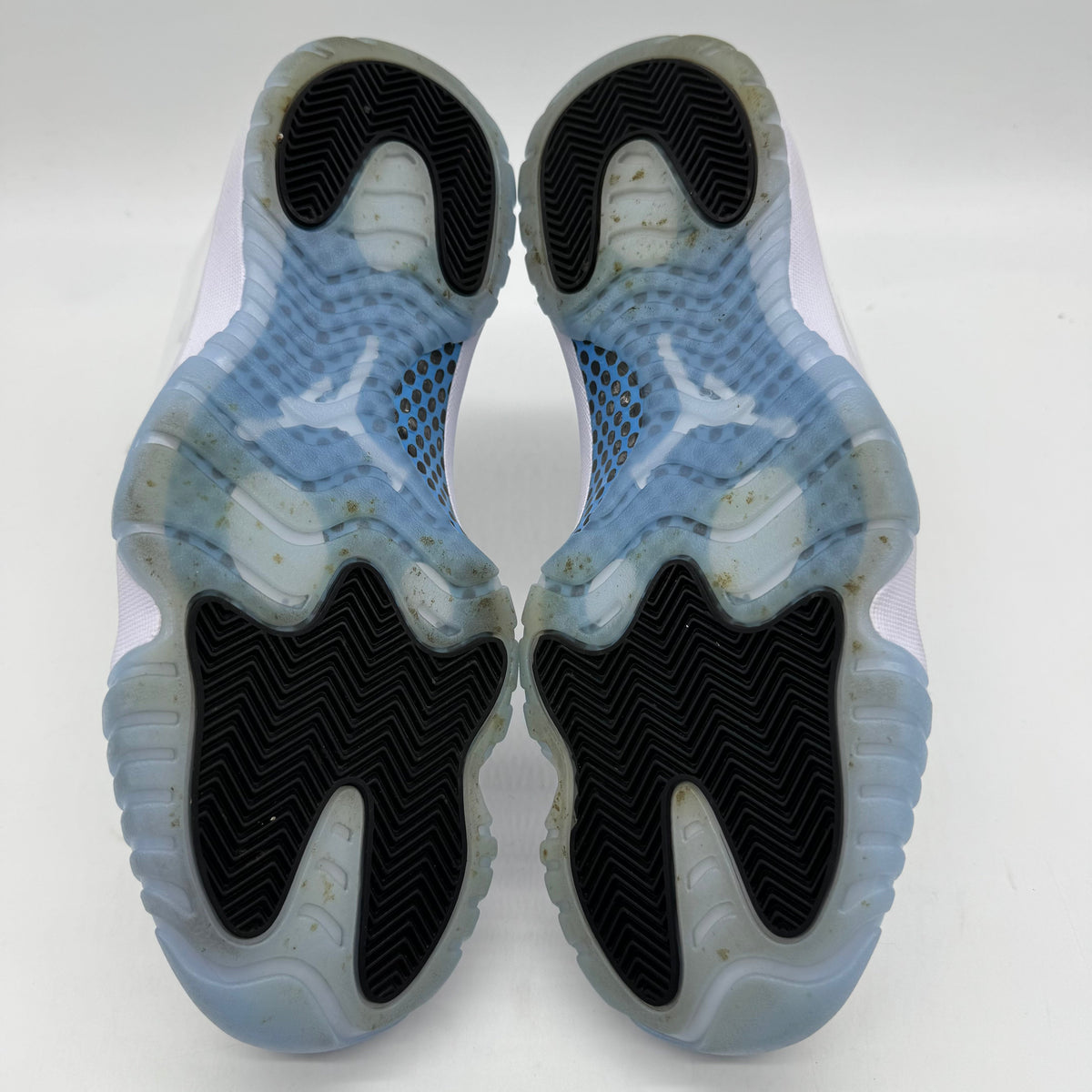 Jordan 11 Legend Blue (2024)