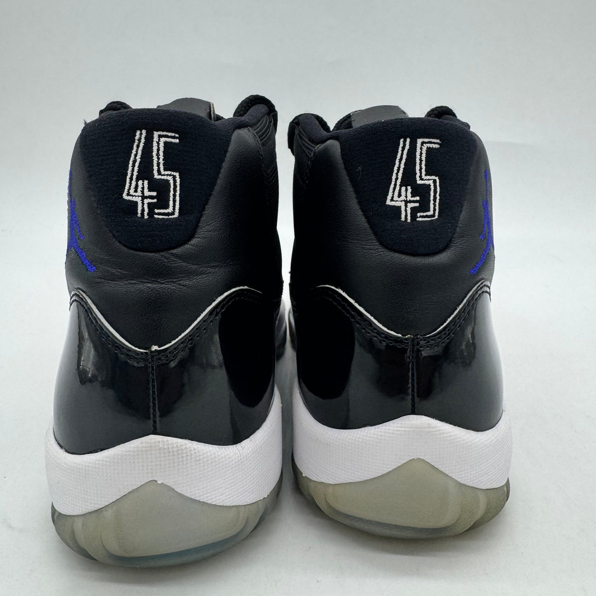Jordan 11 Space Jam (2016)