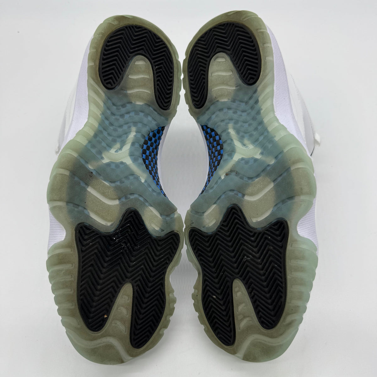 Jordan 11 Low Legend Blue (Copy)