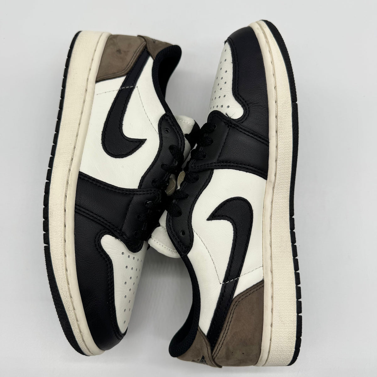 Jordan 1 Low OG Mocha