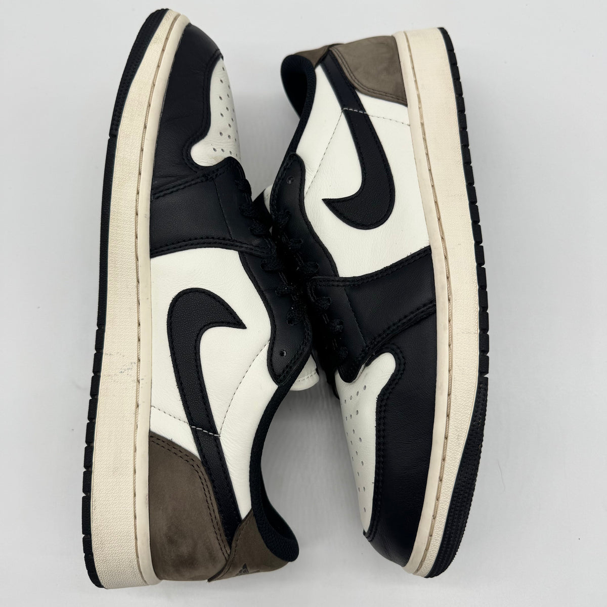 Jordan 1 Low OG Mocha