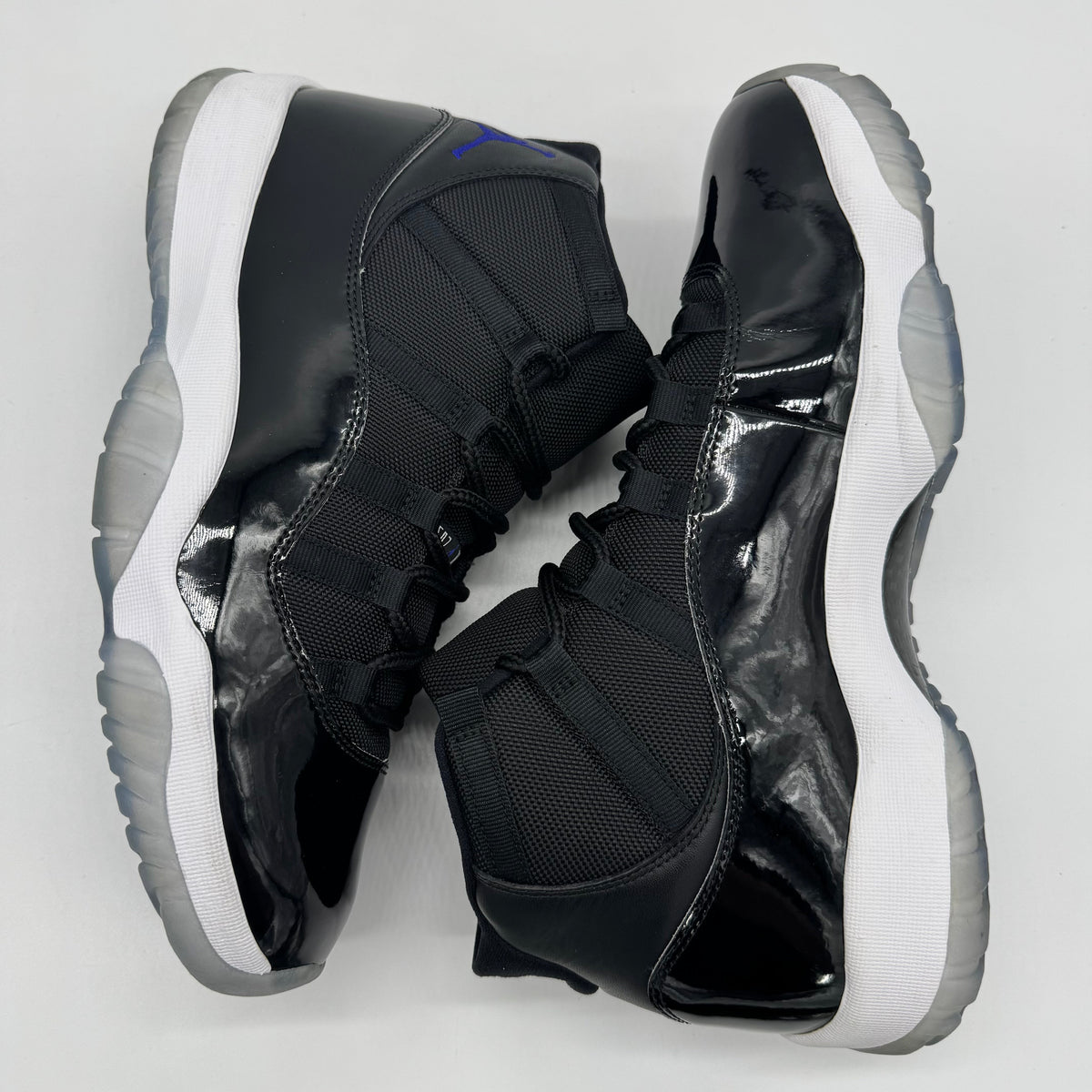 Jordan 11 Space Jam (2016)