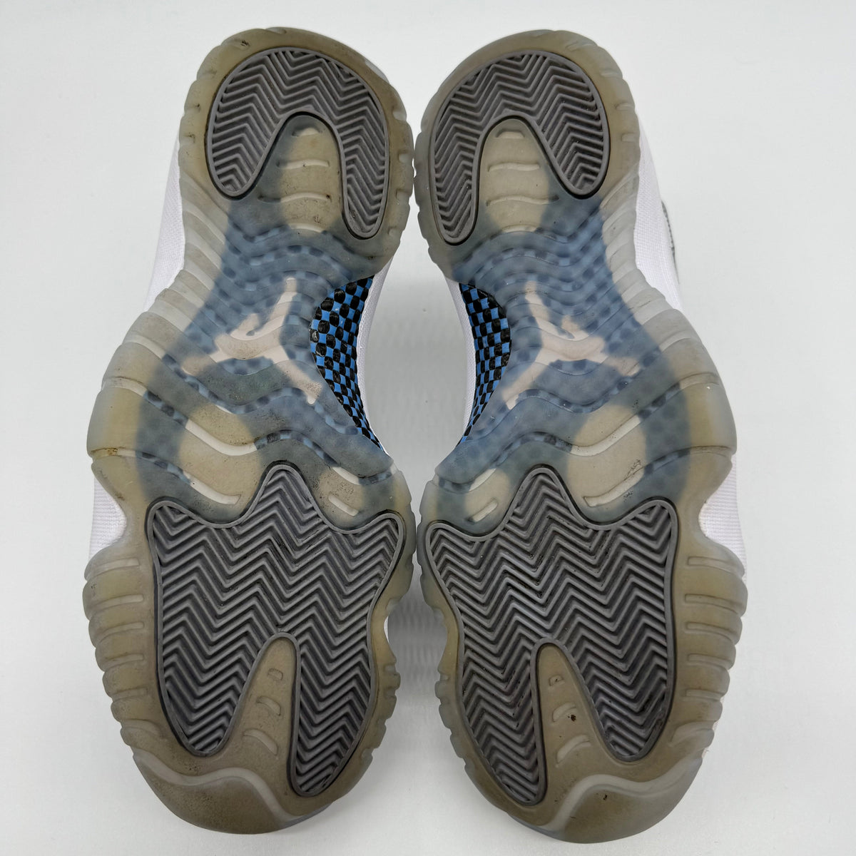 Jordan 11 Low Cement Grey