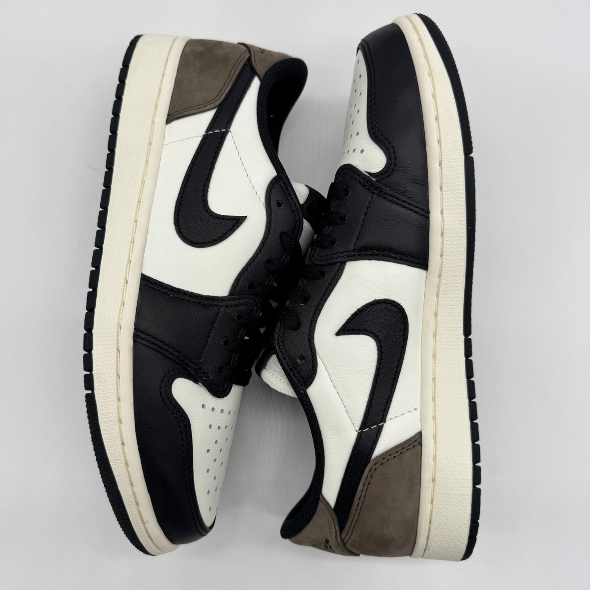 Jordan 1 Low OG Mocha