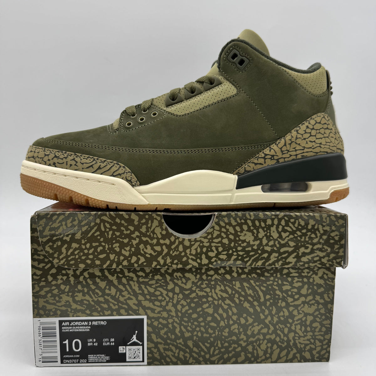 Jordan 3 Family Affair