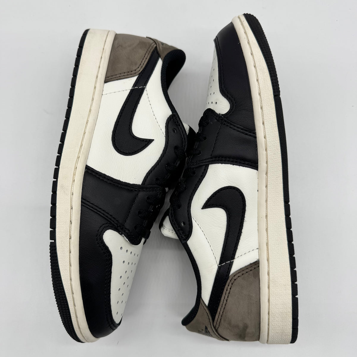 Jordan 1 Low OG Mocha