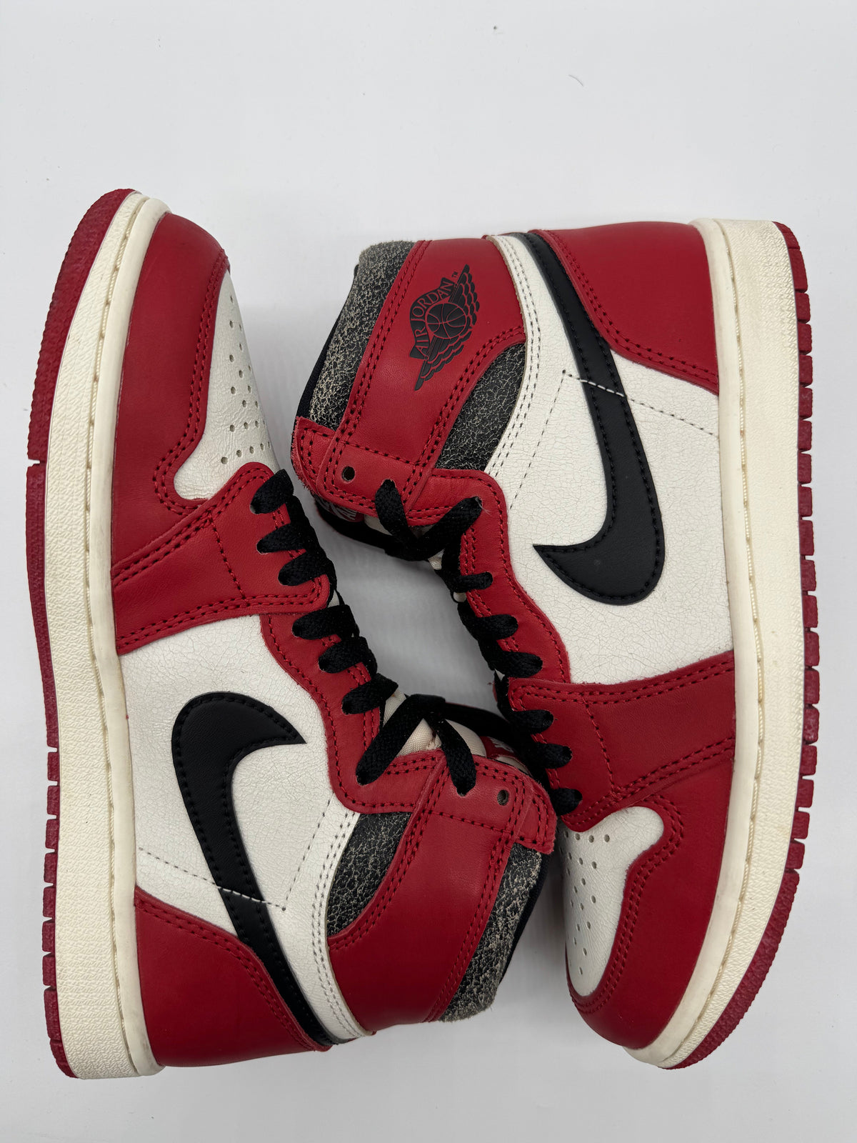 Jordan 1 High OG Chicago Lost and Found