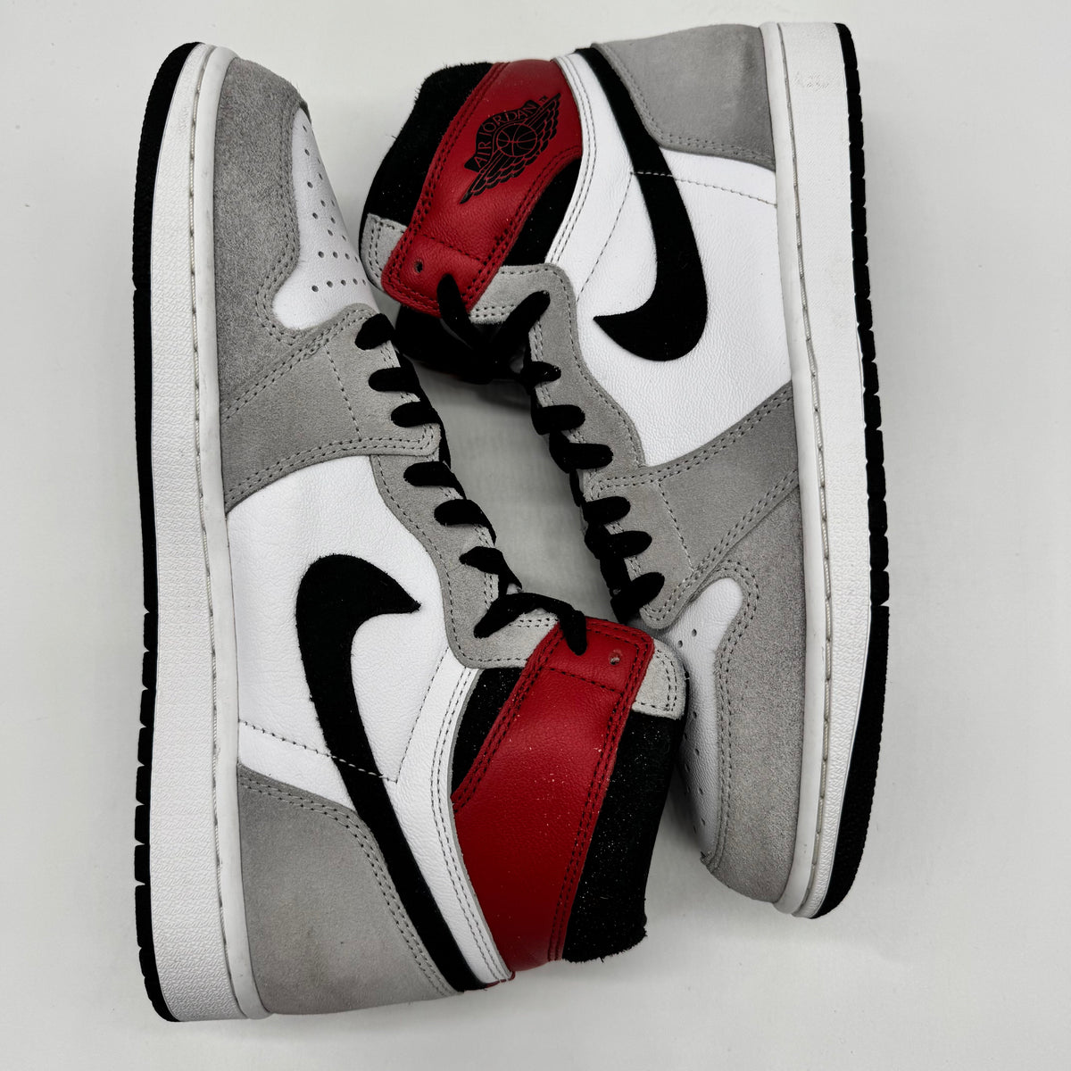 Jordan 1 High Light Smoke Grey