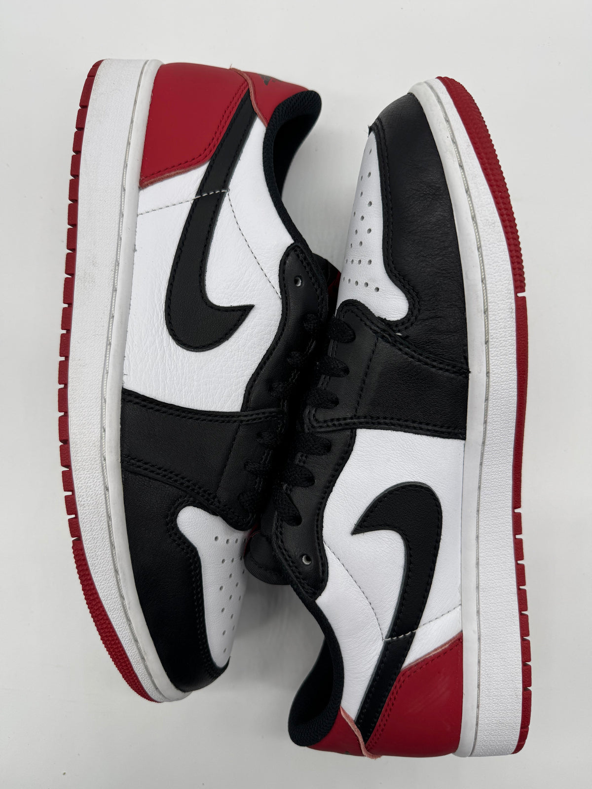 Jordan 1 Low OG Black Toe (2023)