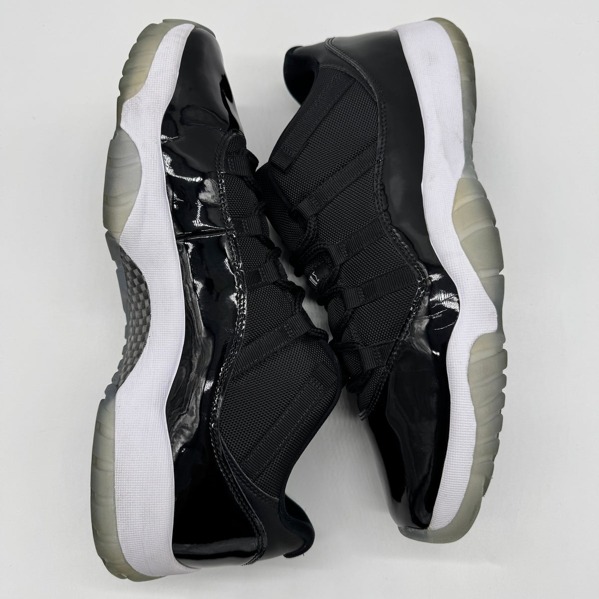 Jordan 11 Low Space Jam