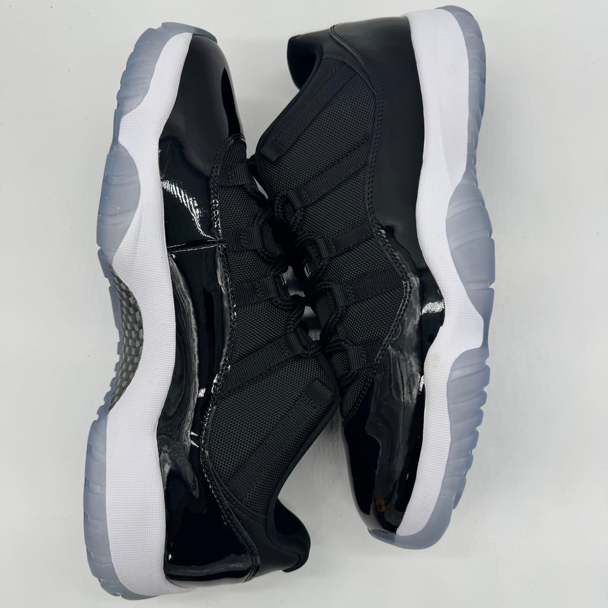 Jordan 11 Low Space Jam