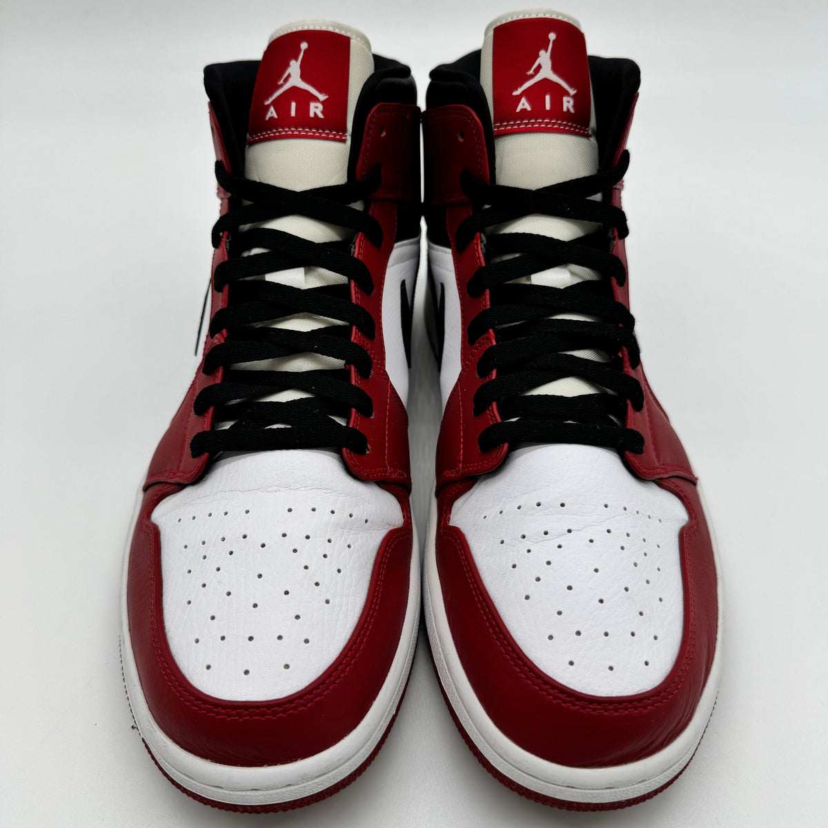 Jordan 1 Mid Chicago (2020)