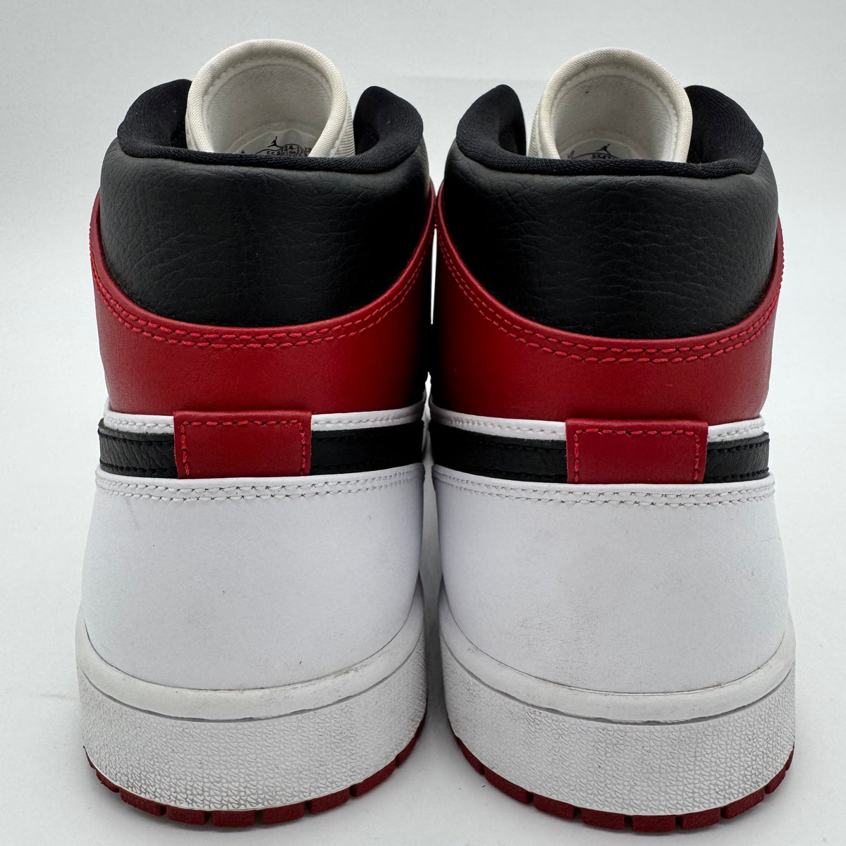 Jordan 1 Mid Chicago (2020)