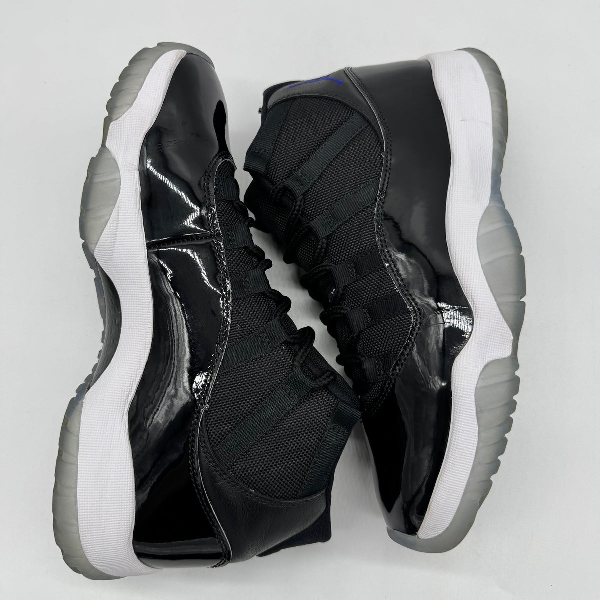 Jordan 11 Space Jam (2016)