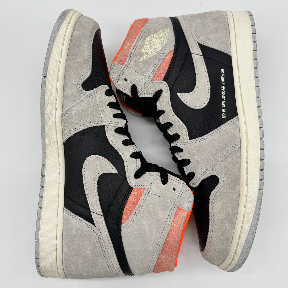 Jordan 1 High Neutral Grey Hyper Crimson