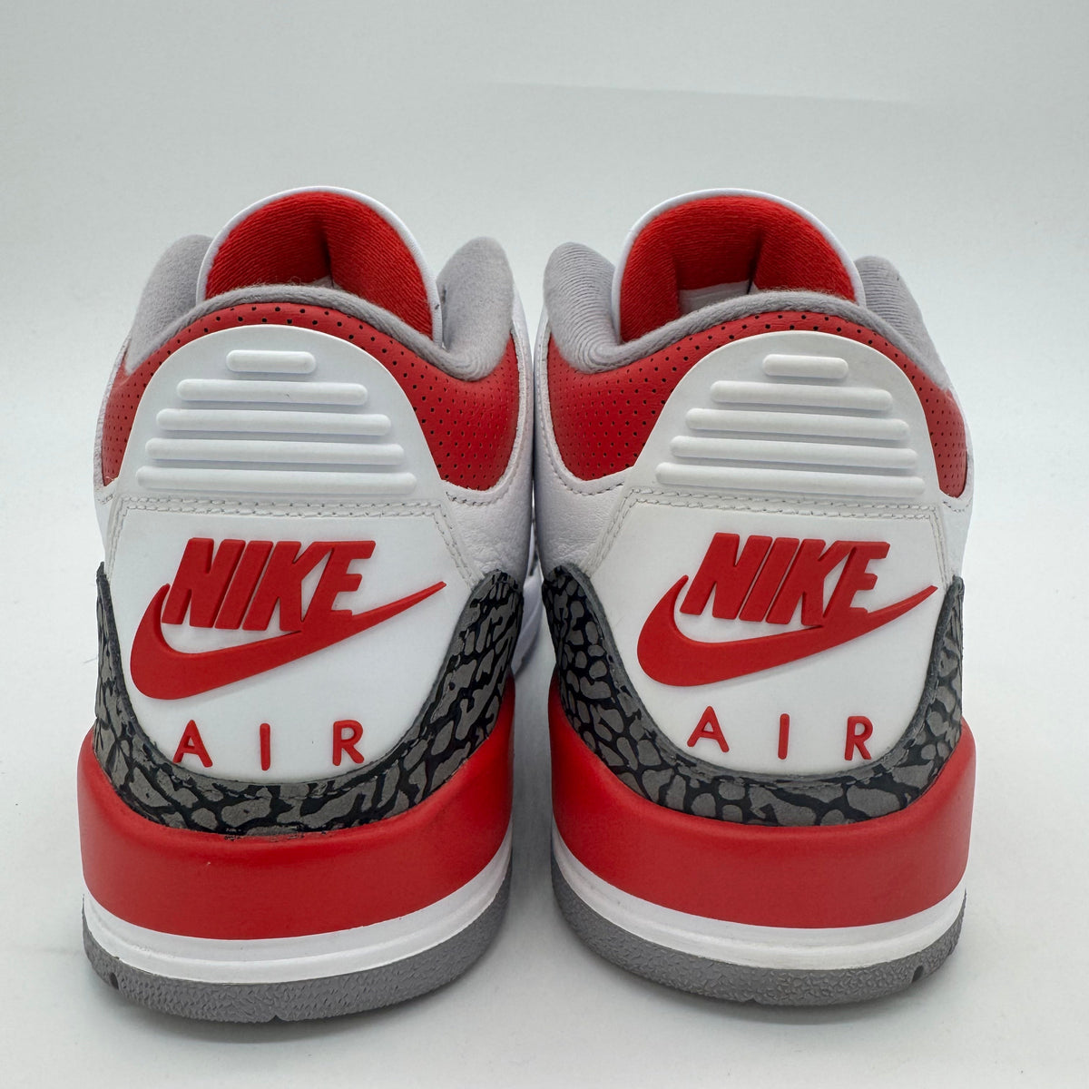 Jordan 3 Fire Red (2022)