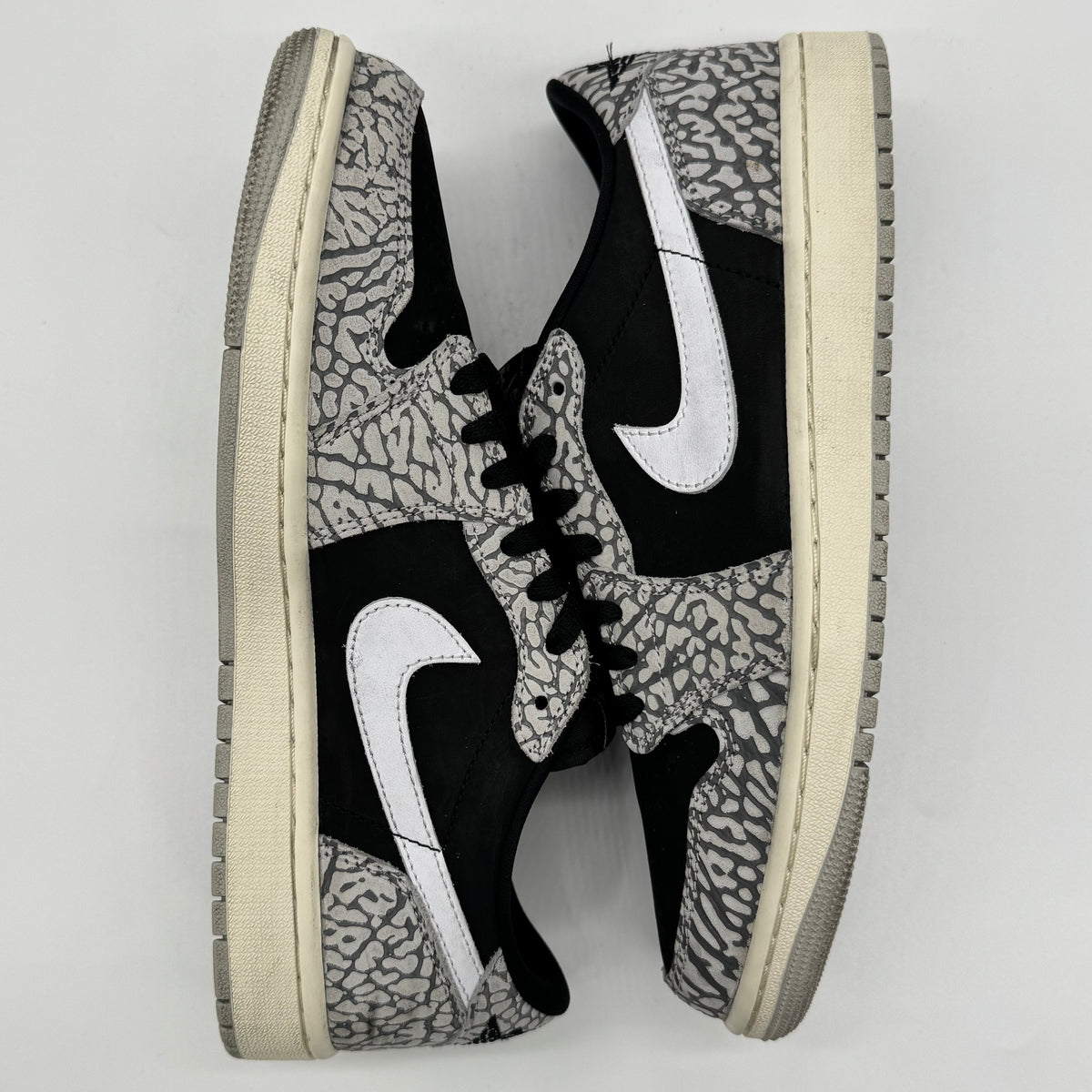 Jordan 1 Low Black Cement