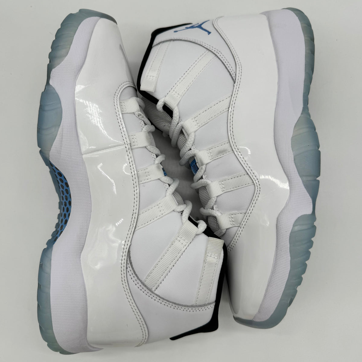 Jordan 11 Legend Blue (2024)