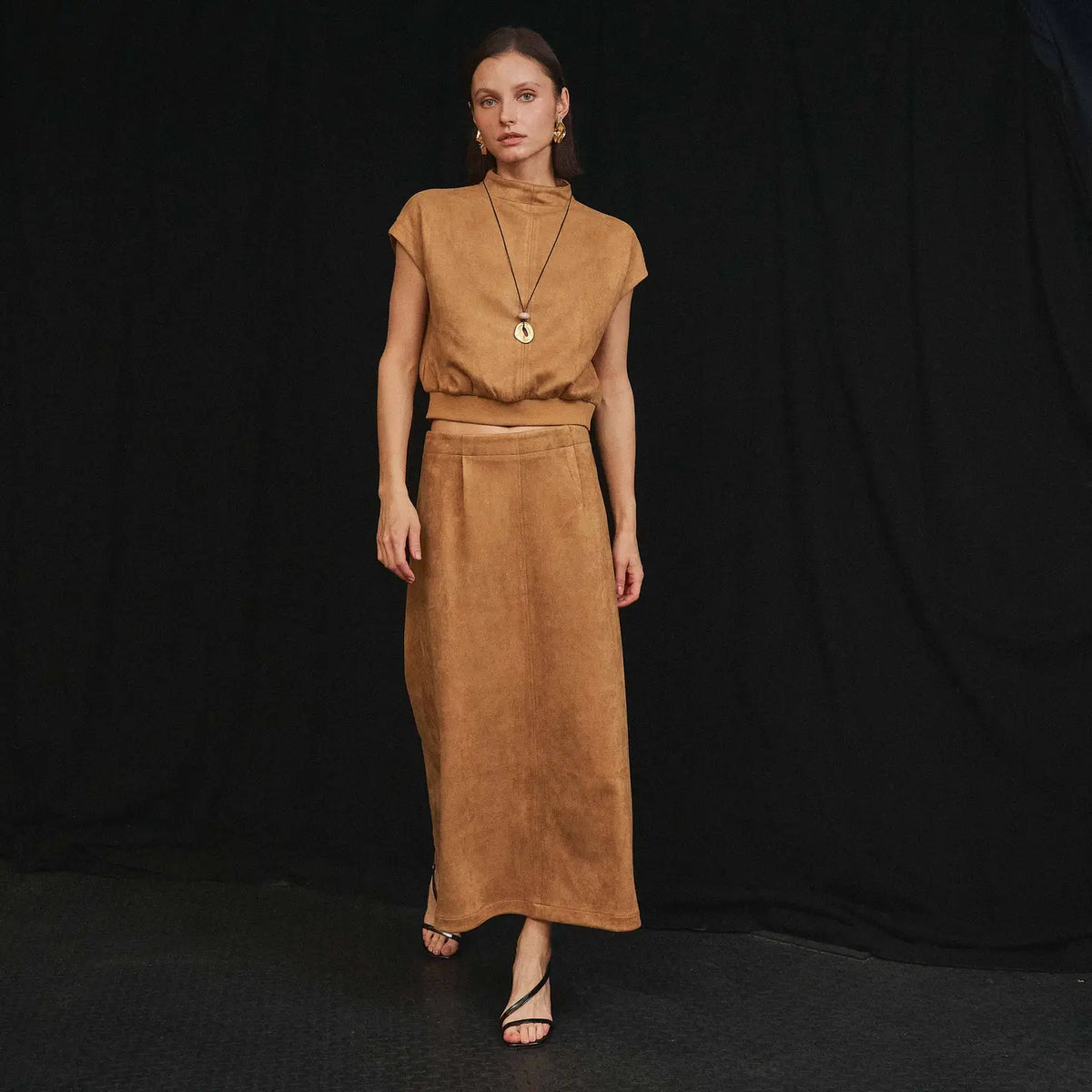 MOCK NECK STRETCH SUEDE TOP & SKIRT SET